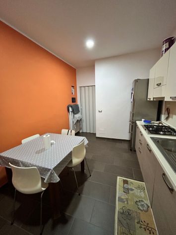 AFFITTO CAMERE IN TRILOCALE RISTRUTTURATO E ARREDATO (PARELLA da 1 giugno) - Foto 5