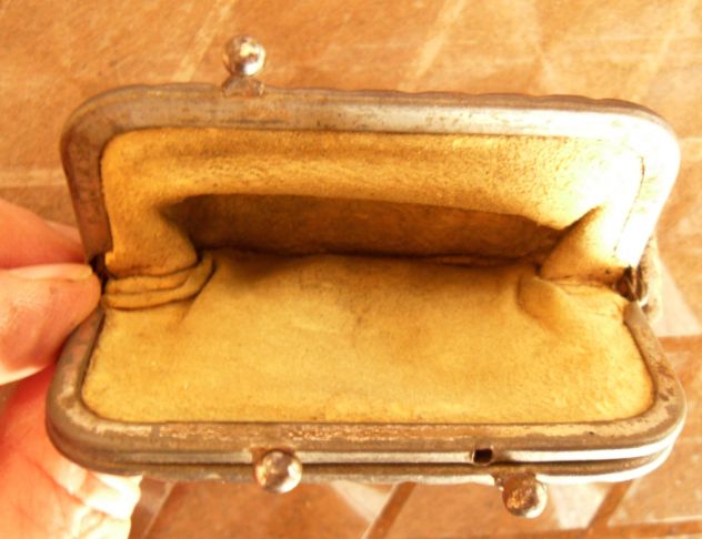 ANTICO PORTAMONETE IN FERRO CUOIO DA DONNA CON 2 SCOMPARTI - da collezione - - Foto 5