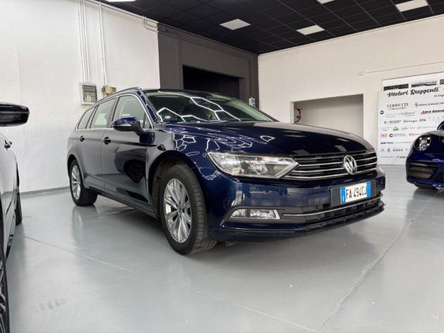 VOLKSWAGEN - Passat - Variant 1.6 TDI Business BMT - Foto 8