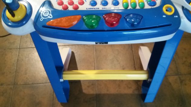 Pianola con sgabello e spartito come nuovo - Foto 4