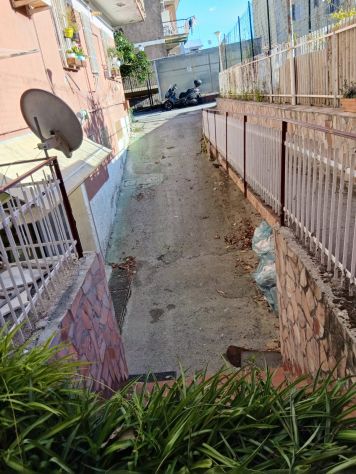 Fuorigrotta – Locale 55 mq in parco privato con posto auto - Foto 2