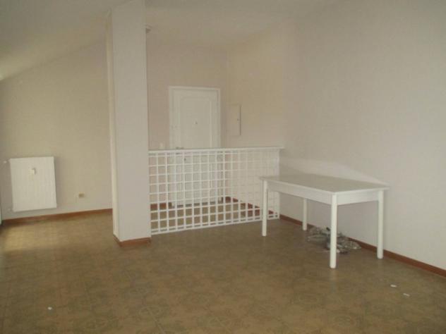 Appartamento di 109 m² con 3 locali e box auto in affitto a Brescia - Foto 17