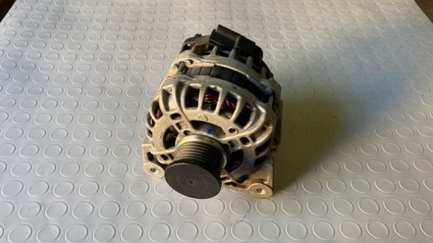 Alternatore Renault Clio 4 900Tce del 2019 (231008593R)