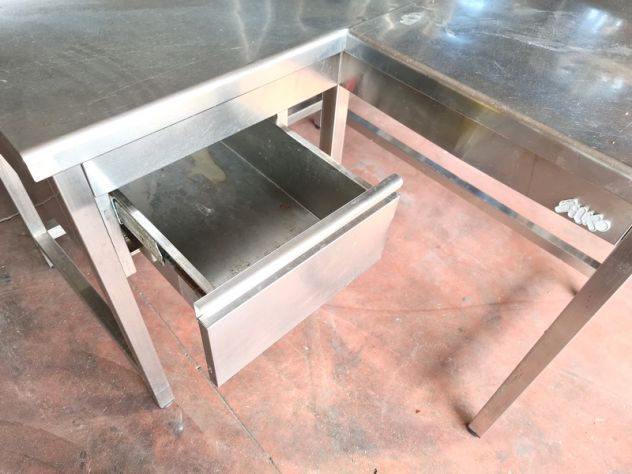 tavolo inox angolare con cassetto usato - Foto 4