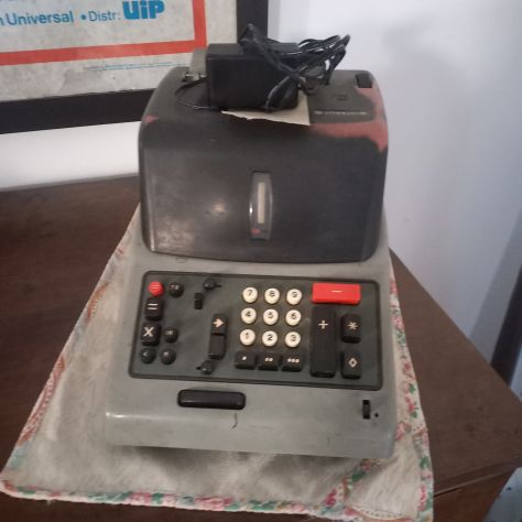 calcolatrice meccanica olivetti