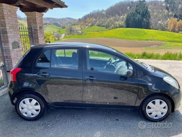 TOYOTA Yaris 2ª serie Yaris 1.3 5 porte Sol - Foto 2