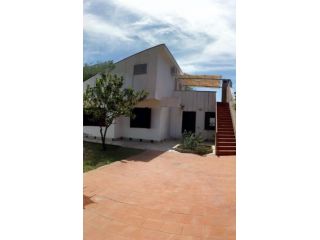 Villa arredata tutti i confort