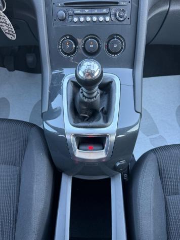 Peugeot 5008 1.6 HDI 115CV ACTIVE 5 POSTI 2013 - Foto 9