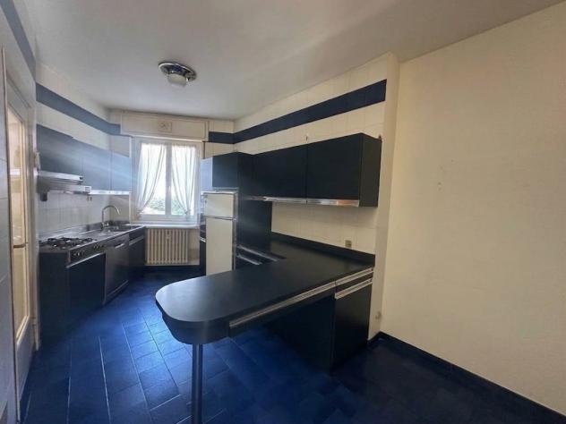 4 LOCALI CON TRIPLI SERVIZI E BALCONI IN CENTRO LECCO - Foto 14