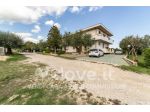 Appartamento di 160 m² con 5 locali e box auto in vendita a Loreto Aprutino &hellip;