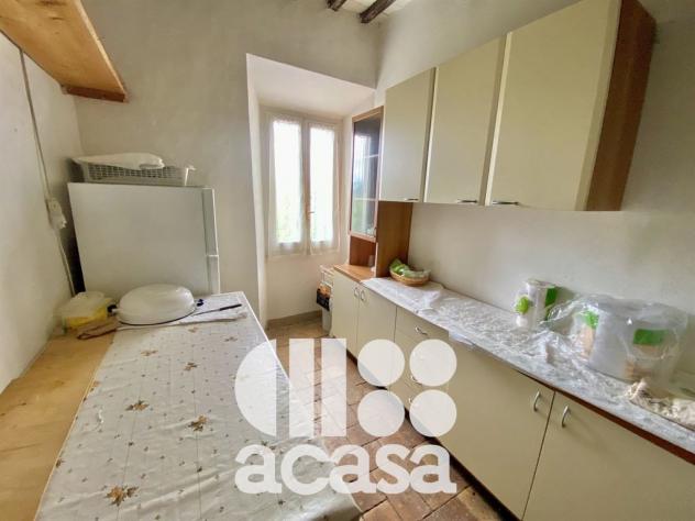CASALE con CAPANNONI e TERRENO AGRICOLO - Foto 17
