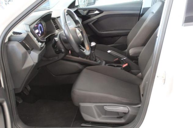 AUDI A1 SPB 1.0 TFSI 95 CV Identity Black rif. 24035209 - Foto 3