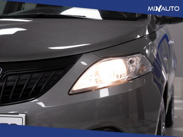 Lancia Ypsilon 1.0 Firefly Hybrid Silver 70CV 5 Porte - Foto 10