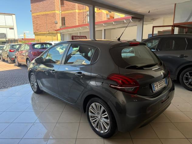 PEUGEOT 208 1.2 BENZINA 114.000 KM 2017 - Foto 5