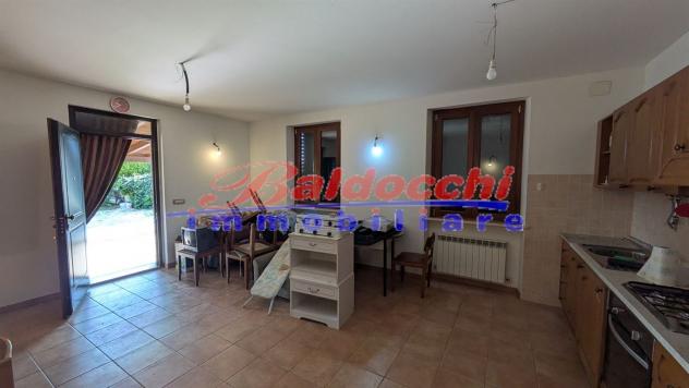 Carrara di Fano, in trifamiliare, appartamento indipendente al piano terra con scoperto. - Foto 4