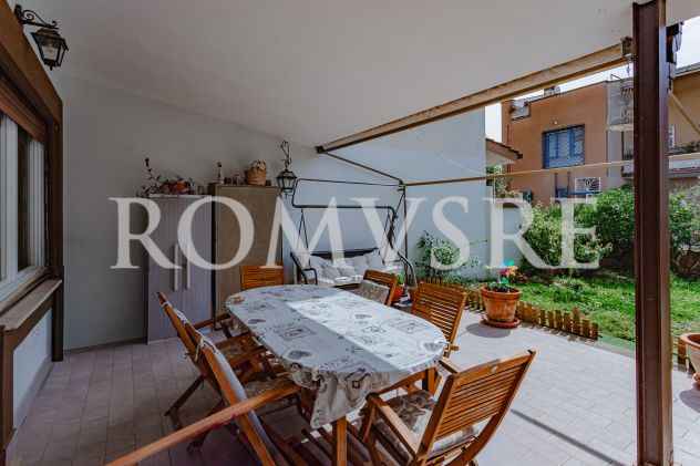 AXA CASAL PALOCCO VILLA 220 MQ FINEMENTE RISTRUTTURATA - Foto 3