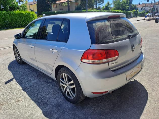Volkswagen Golf 1.6 TDI DPF 5p. Highline - Foto 5