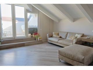 AMPIO APPARTAMENTO CON VISTA MARE