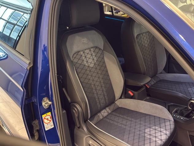 Volkswagen Tiguan 2.0 TDI 150cv SCR R-Line DSG IQ-Light Navi 19” - Foto 5