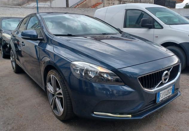 Volvo V40 D3 Geartronic Momentum ANNO 2017 - Foto 2
