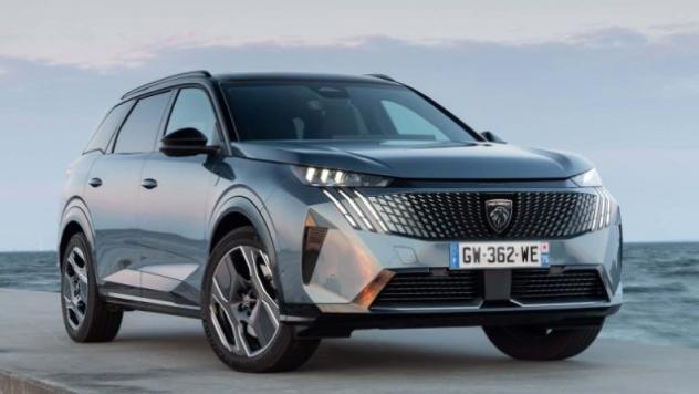 PEUGEOT 5008 Hybrid 145 e-DCS6 Allure Business rif. 24050257 - Foto 6
