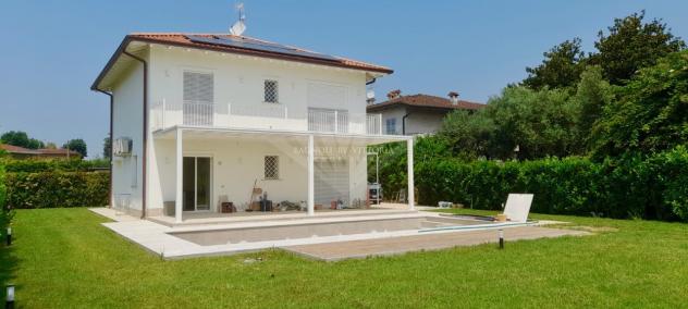 VILLA di 11 vani e di 200 mq (PIETRASANTA) rif. 75/V - Foto 7