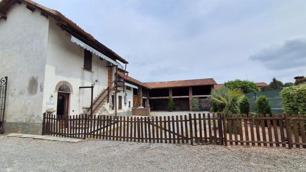 Ampio Cascinale con Corte Privata: Abitazione e Grandi Volumi Recuperabili - Foto 3