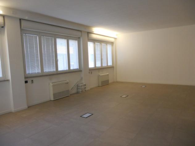 Immobile di 92 m² con 1 locale in affitto a Pero - Foto 12