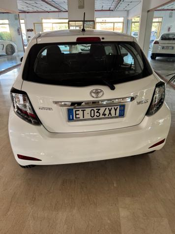 Toyota Yaris 1.4 D-4D 5 porte Lounge - Foto 8