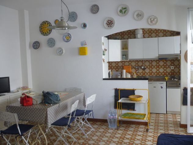 Affitto grande monolocale per 4 persone con piscina Condominio Mare Verde