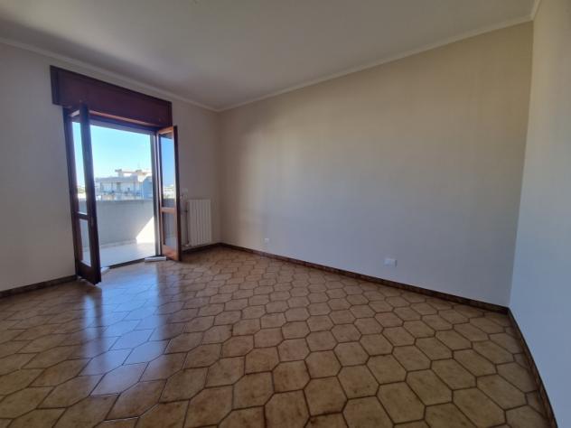 Affittasi appartamento semi arredato con garage a Lecce