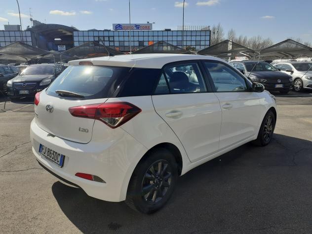 Hyundai i20 1.1 CRDi 12V 5P GARANZIA-KM CERTIFIC-1°PTOP - Foto 4