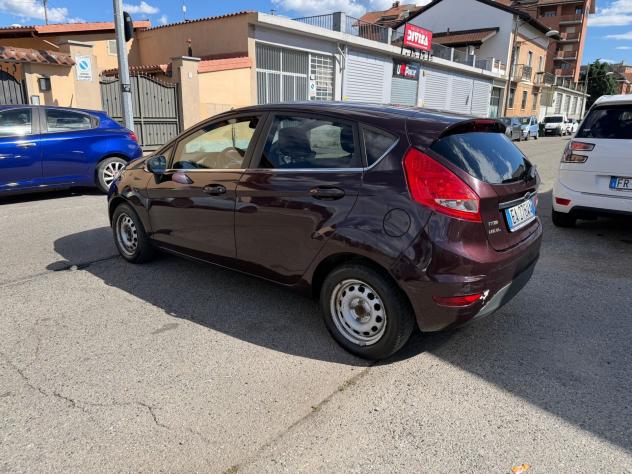 Ford Fiesta 1.4 TDCi 68CV 5 porte Titanium - Foto 2