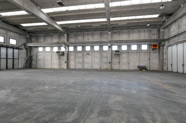 Immobile di 9500 m² con più di 5 locali in vendita a Brescia - Foto 14
