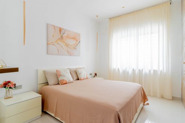 APPARTAMENTO RISTRUTTURATO CON TRE CAMERE, GARAGE E RESEDE ESCLUSIVO - Foto 5
