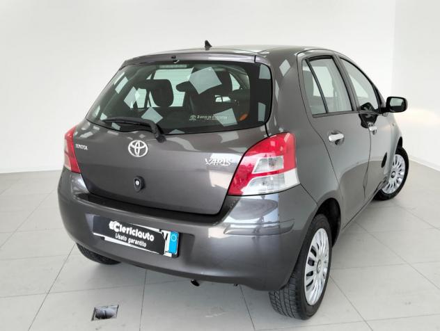 Toyota Yaris 1.3 5 porte Sol - Foto 2