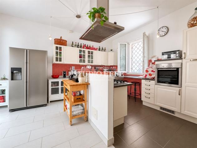 Villa indipendente con parco completamente ristrutturata - Foto 17