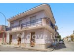 Casa indipendente di 220 m² con più di 5 locali e box auto doppio in vendit …