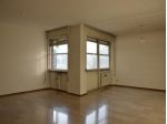 Appartamento di 221 m² con più di 5 locali e box auto in vendita a Gallarate