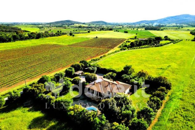 Villa di 300 m² con 4 locali e box auto in vendita a Capalbio - Foto 2