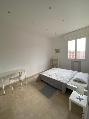 Stanza in appartamento in affitto a Bologna