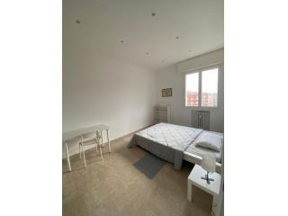 Stanza in appartamento in affitto a Bologna