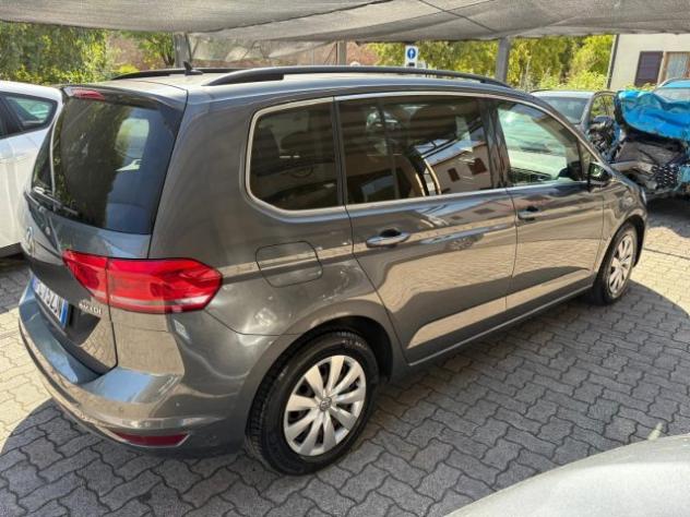 VOLKSWAGEN Touran 2.0 TDI 150 CV SCR DSG ExecutiIve 7 POSTI rif. 22871371 - Foto 4