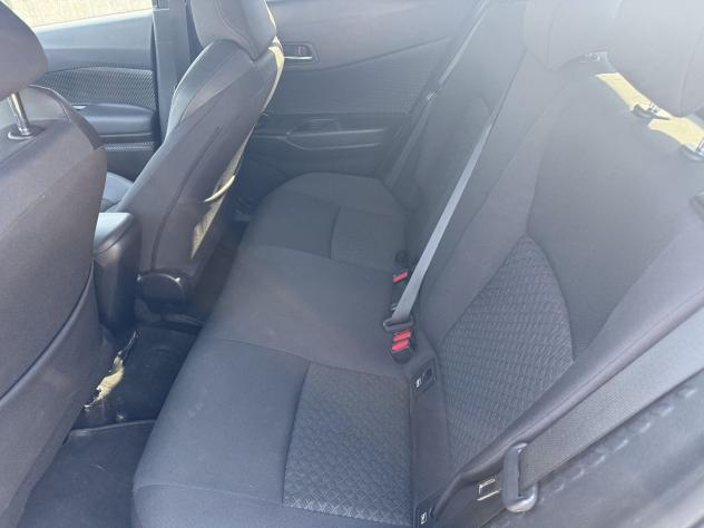 Toyota C-HR 2.0H (184CV) E-CVT MORE BUSINESS AZIENDALE - Foto 8