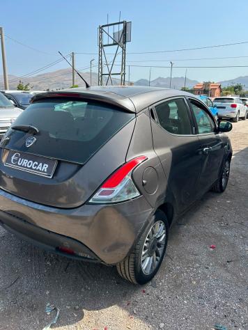 Lancia Ypsilon 1.2 69 CV Unyca VISTA E PIACIUTA - Foto 4