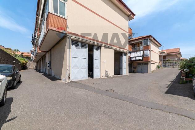 Magazzino in vendita a Aci Sant'Antonio