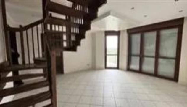 Immobile in asta di 125 m² con più di 5 locali e box auto doppio in vendita a Oleggio - Foto 2
