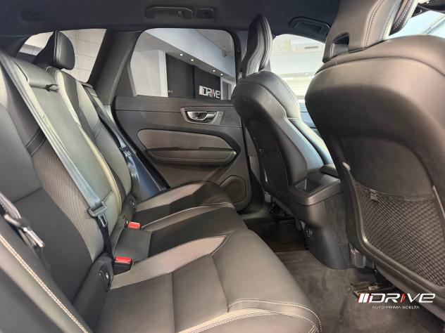 VOLVO XC60 (2017--) XC60 B4 (d) AWD Geartronic R-design - Foto 9