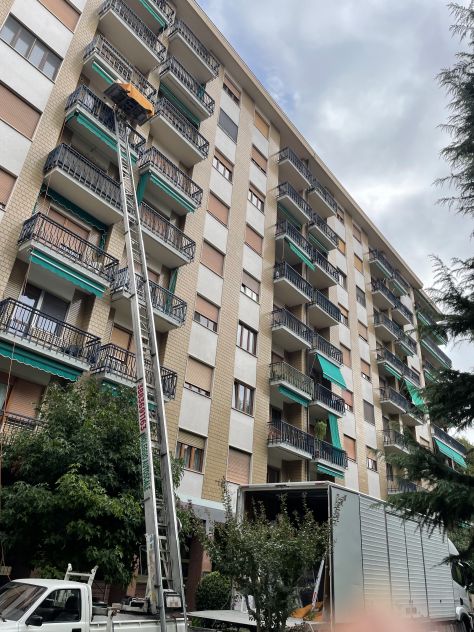 Noleggio Autoscale Torino e Piemonte – Con Operatore, Prezzi Convenienti - Foto 2