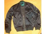Bomber Diesel nero, con fodera interna verde.